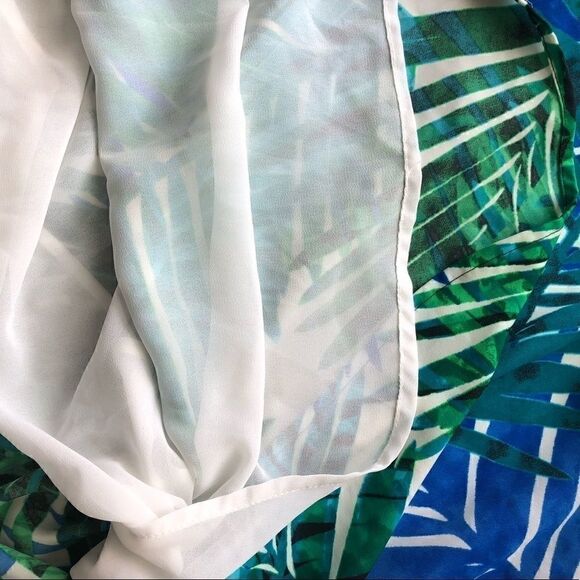 Calvin Klein size large cold shoulder back zip top - Picture 8 of 9